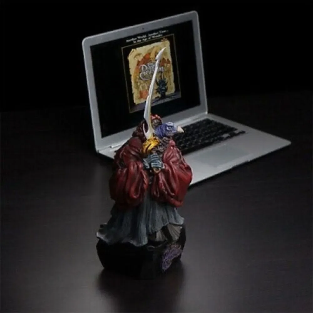 Dark Crystal Chamberlain Statue Jim Henson SkekSil